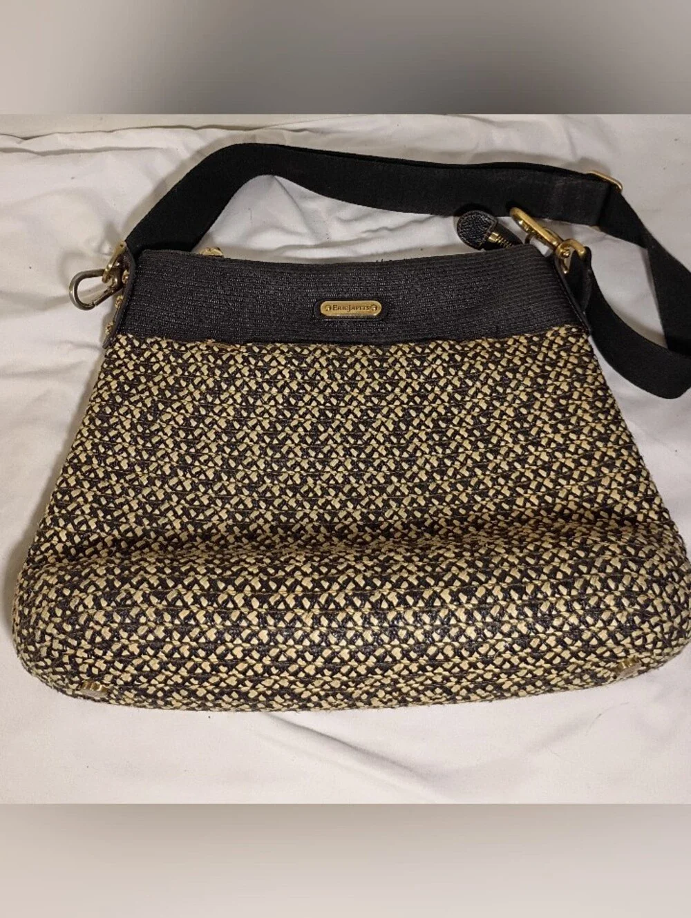 Eric Javits Black Beige Raffia Strap Crossbody Messenger Bag Gold Tone Logo